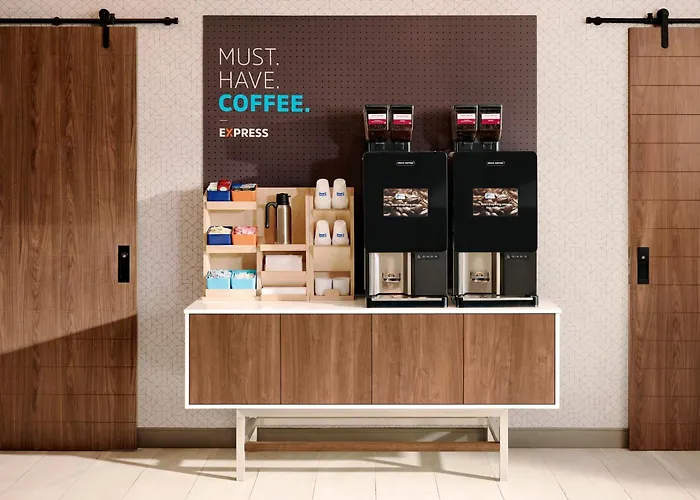 Holiday Inn Express & Suites Moore By Ihg