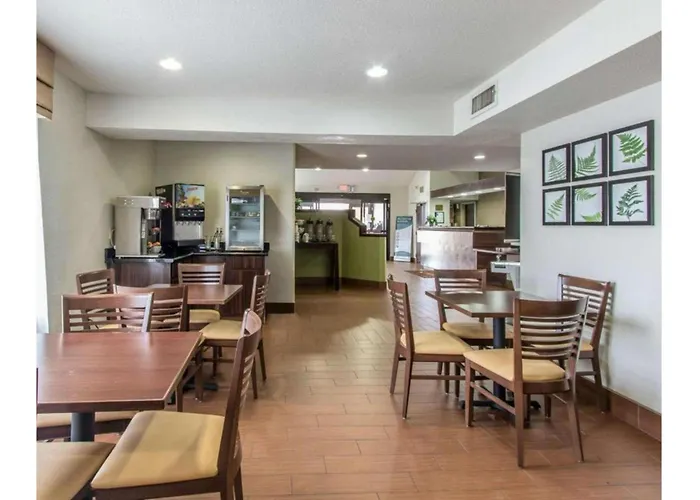 The Douillet By Demeure Hotels